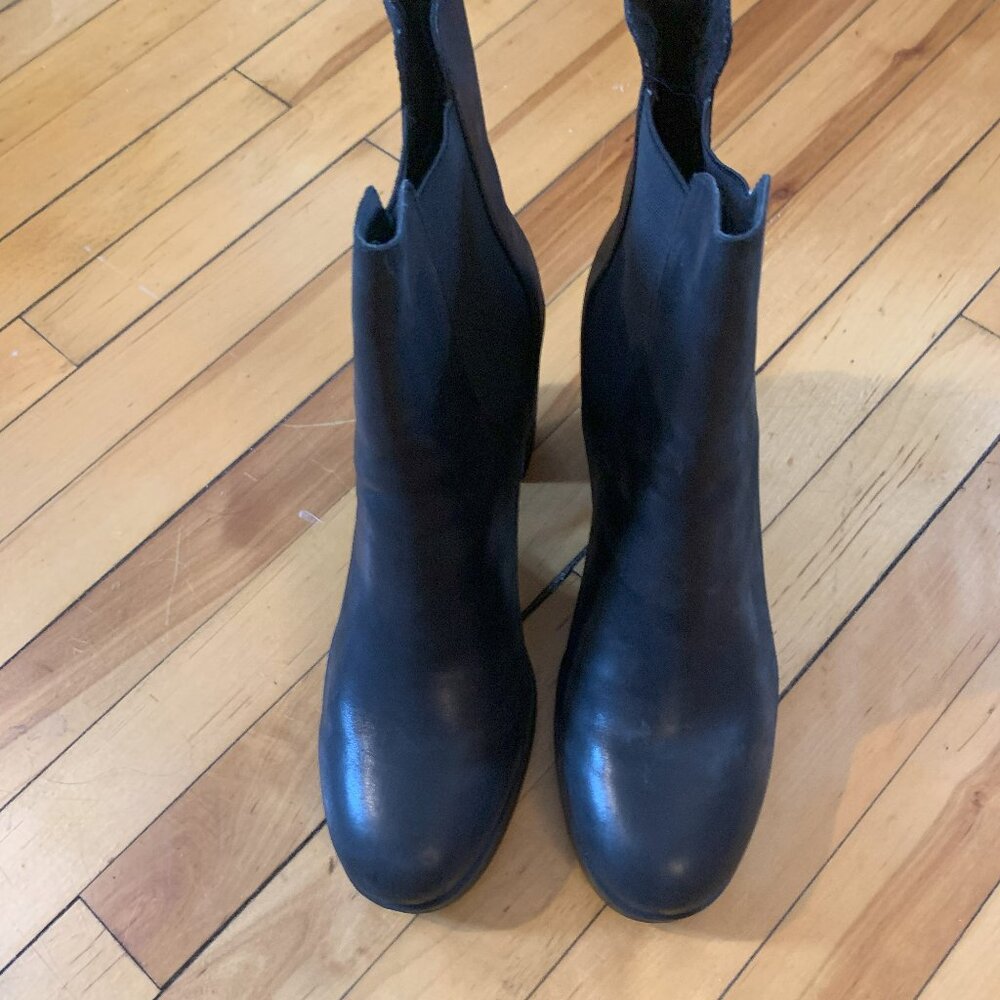 Crown Vintage High Heel Leather Boots